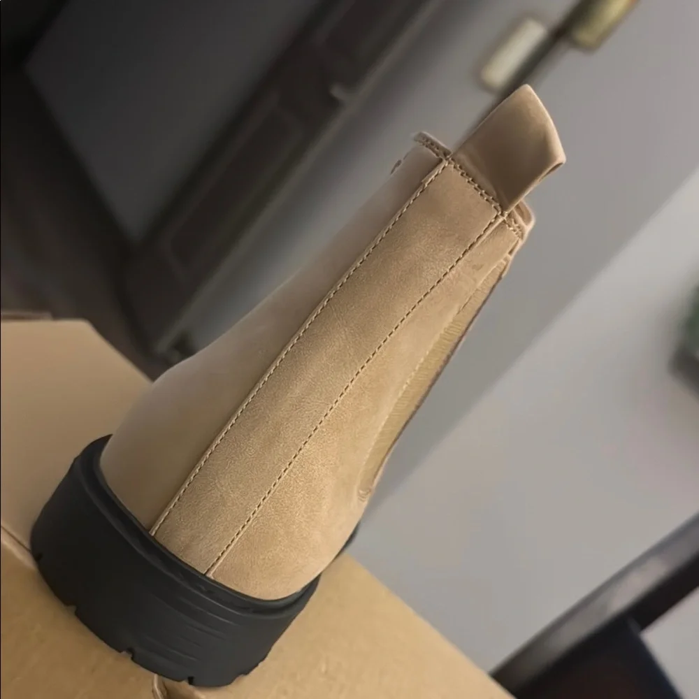 Coutgo Men's Chelsea Boots Leather Slip-on Boot 🥾 Size 10.5 Brand New
